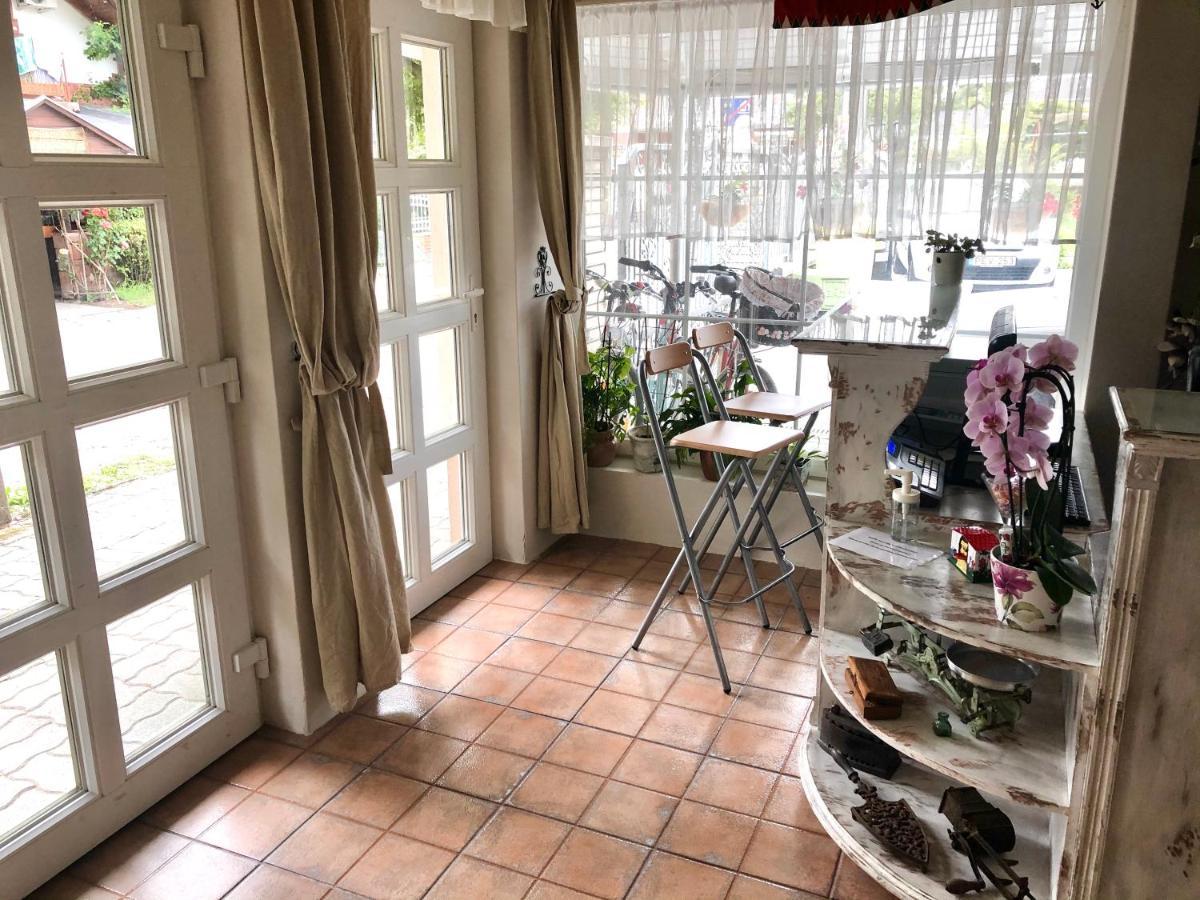 F57 - Franko Csaladi Panzio Bed & Breakfast Balatonlelle Exterior photo